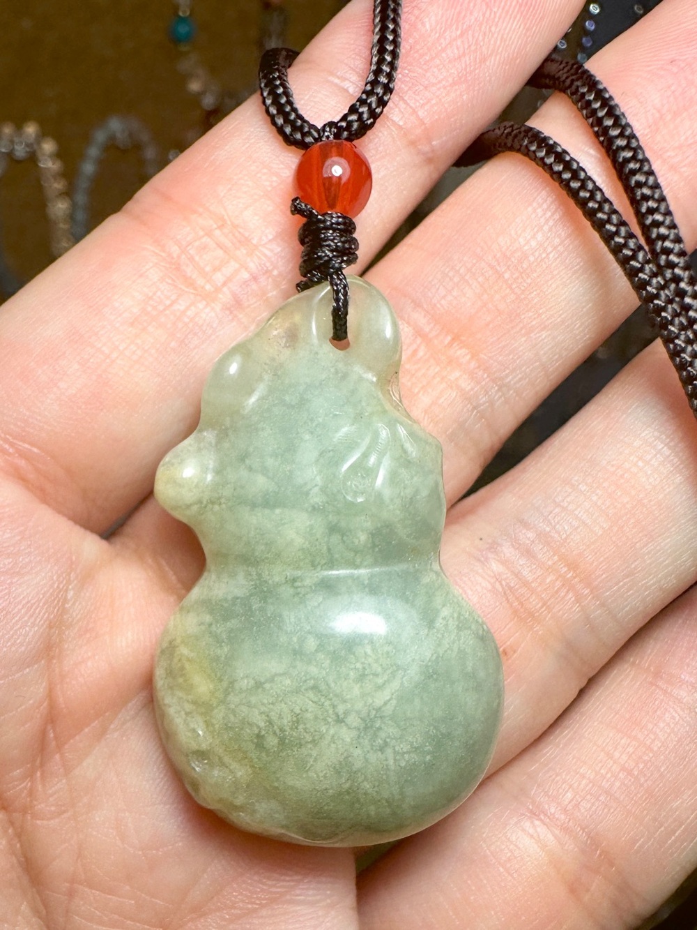 Natural Stone Hulu Pendant with Adjustable Lanyard 1.5×0.95×0.37 inch